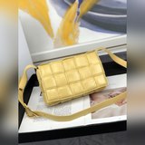 bottega veneta 爆款設計師dabiel lee的新款設計 編織時髦