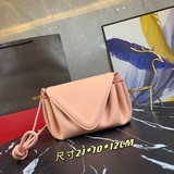 小號【原版皮高品質】  沙灘椅斜挎包經典編織與趣味設計的碰撞是出其不意的時尚，