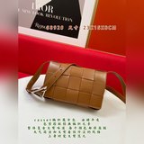 casset編織魔方包  秋冬 油蠟牛皮包型搭配經典編織元素 整體複古又有味道