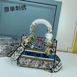 新色原單刺繡配盒子淺金【Lady D 刺繡系列】M8002黃色藍樹最新系列，汲