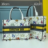 【Di0r Book Tote】多數人消費奢侈品牌首先想到的是買實用型的經典款