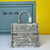 小號藍D刺繡26.5cmBOOK TOTE 手袋這款 Book Tote 手袋由