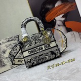 淺金【Lady D 刺繡系列】M8002最新系列，汲取大量自然元素，色調貼近植