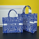 【Di0r Book Tote】多數人消費奢侈品牌首先想到的是買實用型的經典款