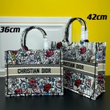 【Di0r Book Tote】多數人消費奢侈品牌首先想到的是買實用型的經典款