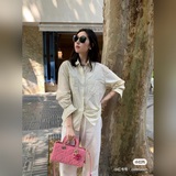 配盒子 牛仔布 新款 lady d-joy 手袋诠釋了 dior 對典雅和美麗