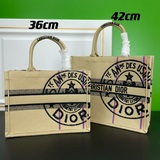 【Di0r Book Tote】多數人消費奢侈品牌首先想到的是買實用型的經典款