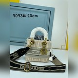 新款竹編織包今日分享·Dior21高品質新款編織菜籃子包自迪奧 Dior Dio
