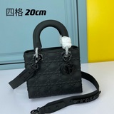 【 Lady  D.ior   中號20cm】配絲巾 尺寸：20 x 17 x