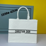 Dior 最新款Book Tote小牛皮手提包印花購物袋 綴以超現實主義印花