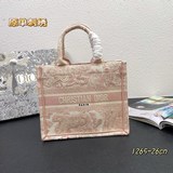 小號藍D刺繡26.5cmBOOK TOTE 手袋這款 Book Tote 手袋由