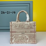 小號藍D刺繡26.5cmBOOK TOTE 手袋這款 Book Tote 手袋由