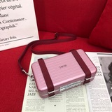 & RIMOWA 聯名限定款小行李箱子包來啦！自從Rimowα被巨頭收購，感覺檔