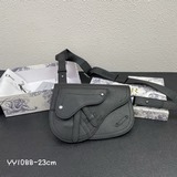 全片 内設内碼，配盒子 Dio* r Homme 19ss馬鞍包 Saddle