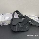 内設内碼，配盒子 Dio* r Homme 19ss馬鞍包 Saddle Ob