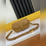 【原版品質】迪奧豆腐包 Dior BOBBY 新款複古包，複古牛皮的紋路，硬挺的