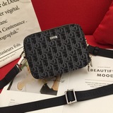 【Dior 老花 】M9017【配專櫃禮盒】經典系列，強勢推出！Dior新任設計