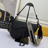磨砂皮Di0r Oblique Saddle Bag 在衆多的馬鞍包裡這隻S