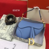 兩種肩帶随搭配 大號 尺寸：24.5 x 20 x 5 公分Be a class