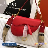 大號 尺寸：24.5 x 20 x 5 公分Be a classic with