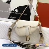 大號 尺寸：24.5 x 20 x 5 公分Be a classic with