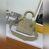 淺金【Lady D 刺繡系列】M8002最新系列，汲取大量自然元素，色調貼近植