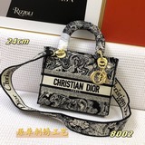 【Lady D 刺繡系列】M8002最新系列，汲取大量自然元素，色調貼近植被，