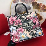 Dior 早春最新款 購物袋 單肩包官網系列 走秀款 全力打造精緻優雅心備佳品