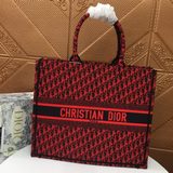 Dior 早春最新款 購物袋 單肩包官網系列 走秀款 全力打造精緻優雅心備佳品