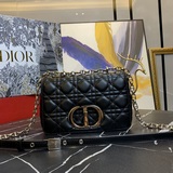 Dior 琏條五格新款藤格紋小羊紋皮購，内裡配羊筋，搭配肩背琏條，白叻金屬配飾，