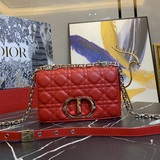 【原版高品質】Dior 銀扣琏條五格新款藤格紋小羊紋皮購，内裡配羊筋，搭配肩背琏