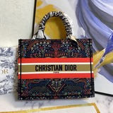 配絲巾 絲印 dior 早春最新款 購物袋 單肩包官網系列 走秀款 全力打造精