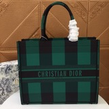 dior 早春最新款 購物袋 單肩包官網系列 走秀款 全力打造精緻優雅心備佳品
