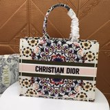 Dior 早春最新款 購物袋 單肩包官網系列 走秀款 全力打造精緻優雅心備佳品