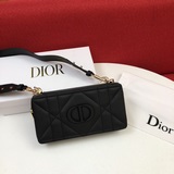 Dior限量版藤格紋新年紅口紅包來啦肩帶斜挎單肩背容量不大，裝小手機，鑰匙等