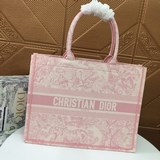 新花料 Dior 早春最新款 購物袋 單肩包官網系列 走秀款 全力打造精緻優雅
