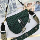 刺繡 dior 2023春夏巴黎時裝周是迪奧 (cd) 新任創意總監maria