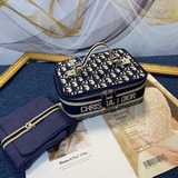 【高品質】迪奧DI OR 最火化妝包出貨-化妝包+手包+三折零錢，出了日常凹造型