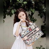 【原單】大號【Di0r Book Tote】多數人消費奢侈品牌首先想到的是買實