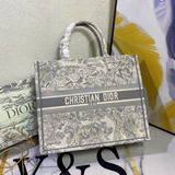 【原單】大號【Di0r Book Tote】多數人消費奢侈品牌首先想到的是買實