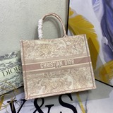 【原單】大號【Di0r Book Tote】多數人消費奢侈品牌首先想到的是買實