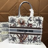 新花料 Dior 早春最新款 購物袋 單肩包官網系列 走秀款 全力打造精緻優雅