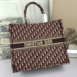［原單］大號【Di0r Book Tote】多數人消費奢侈品牌首先想到的是買實