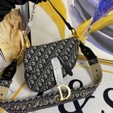 【原版專用面料配皮高品質】迪奧馬鞍包經典款強勢回歸，一直火爆，搭配原版肩帶，進口