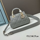 lady dior 走秀款戴妃包牛皮格革绗縫超大藤格紋 此款 lady d