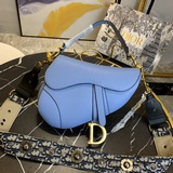 【配精品禮盒】大號 尺寸：24.5 x 20 x 5 公分be a classi