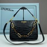 芬迪官網最新腋下包大號Fendi o’lock swing憑借FENDI O’L