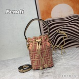FENDI Mon Tresor水桶包 芬家最新得力作品 當中複古FF字母凸紋印