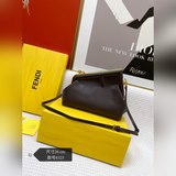 全網最新fendi First來了！夾子包（雲朵包）！設計師Kim Jones