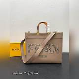 FéI TOTE 托特包“陽光手提袋”簡單字母LOGO設計，琥珀色雙手柄是整個